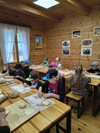 Z cyklu Turystyczne Wojsławice - przedszkole Arka